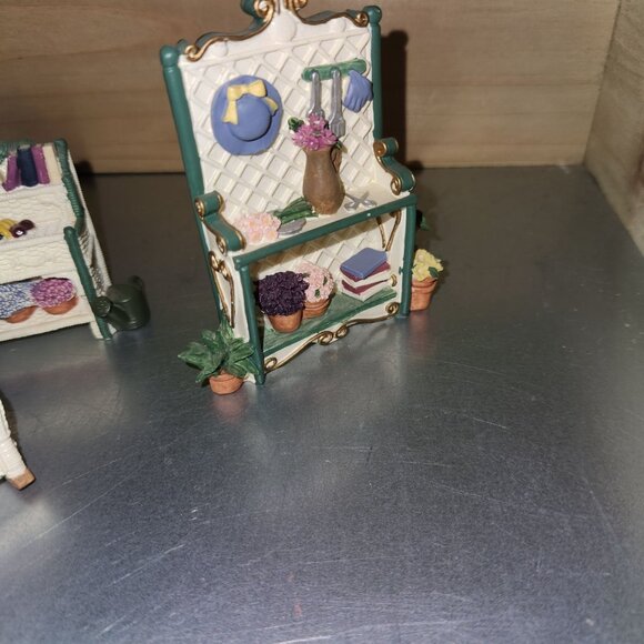 Avon Victorian Memories Dollhouse Wicker Furniture Set with Accessories & Plants - Picture 8 of 11